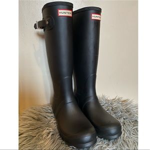 Women’s tall Hunter rain boots